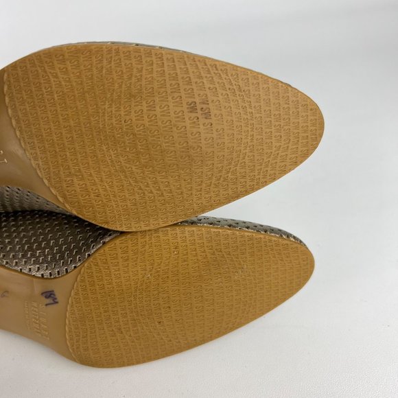 Stuart Weitzman Womens Perforated Leather Pumps Gold Metallic Laser Cut size 7.5 - Picture 13 of 16